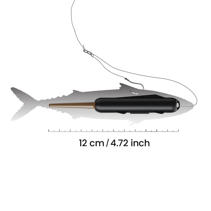 The tail of the Kanama Smart Bait Mini is attached to a fishing line and stuffed into the fish's belly. The hook is pierced through the fish's back. There is a measurement value below, indicating that the length of the  bait is "4.72 inches/12 cm"