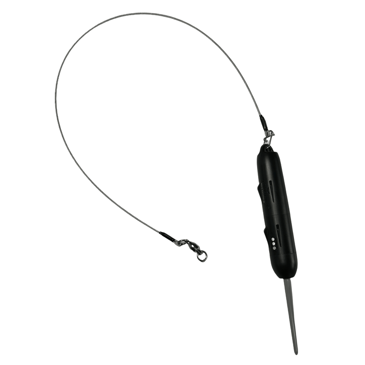 The fishing leader is connected to KANAMA Smart Bait. The leader consists of a thin wire and features a swivel clip at one end. The robotic lures have a pointed end and visible markings on their surfaces.